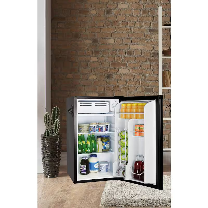 Black 3.2 cu. ft. Mini Fridge G681033