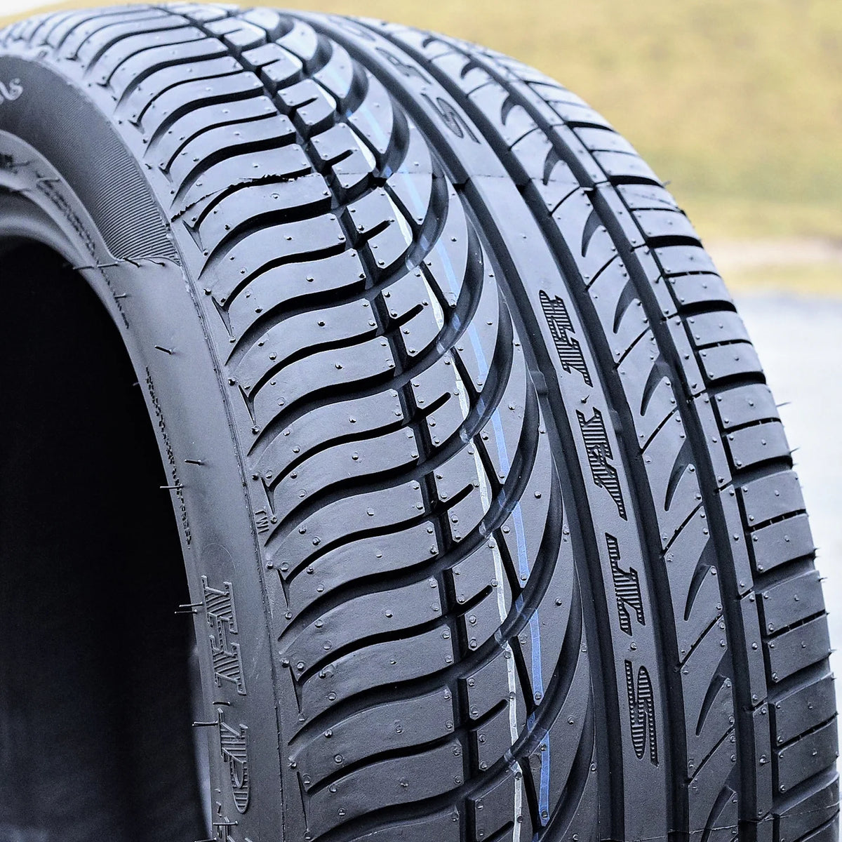245/50R20 102V Performance Tire A36320