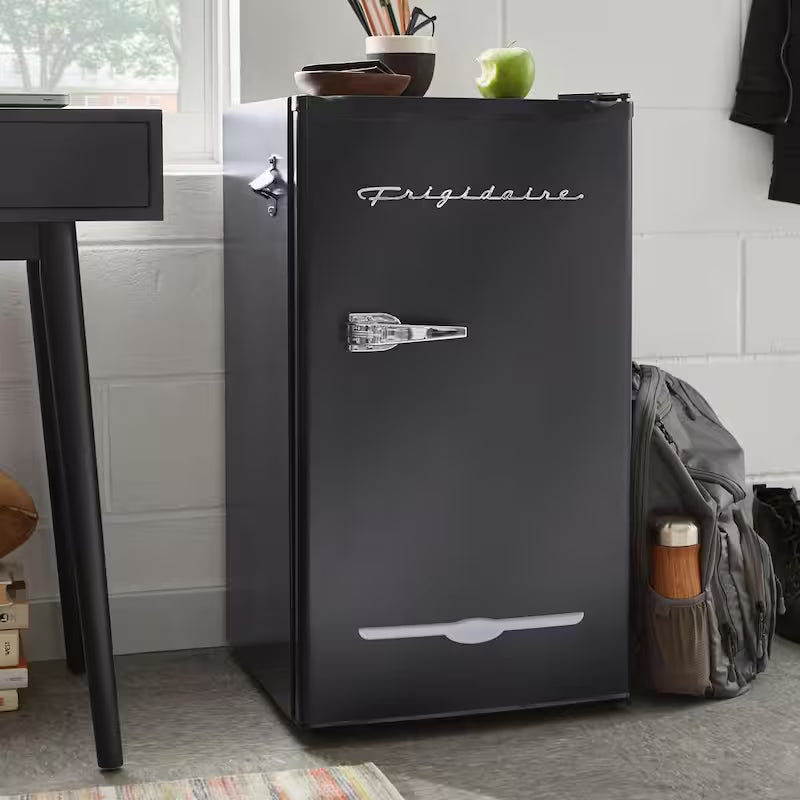 Black 3.2 cu. ft. Mini Fridge G681033
