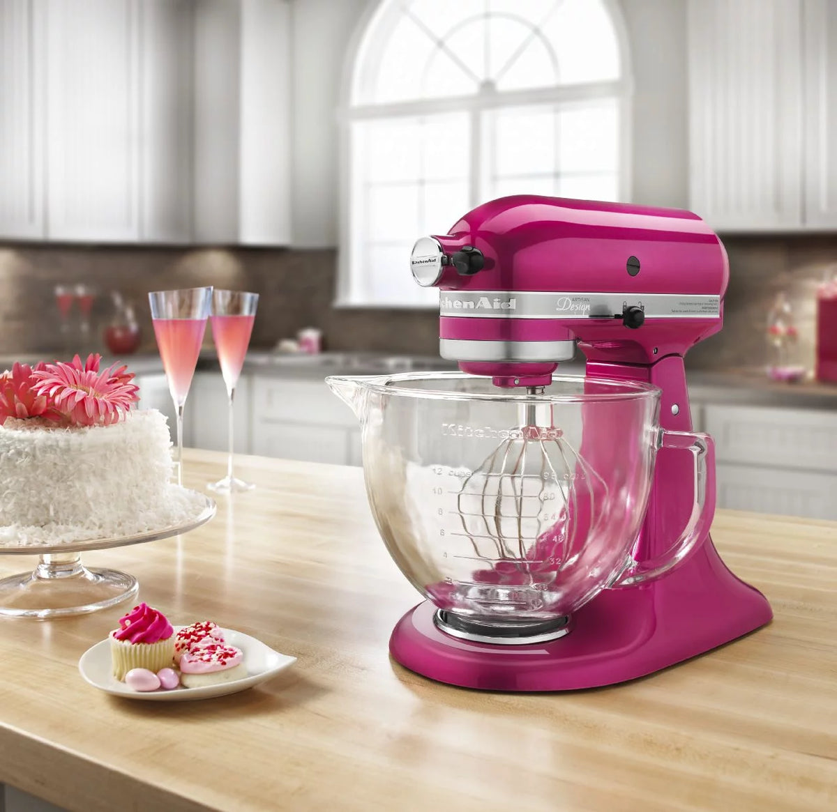 5 Quart Tilt-Head Stand Mixer with Glass Bowl Q50580