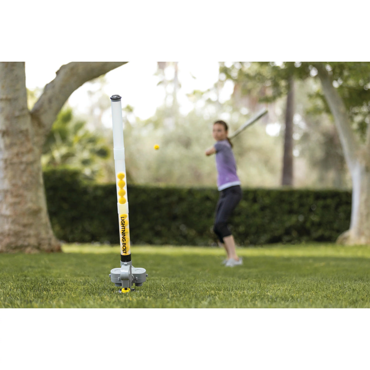 Lightweight Portable Automatic Pitching Machine with 26 Ball Capacity D21605